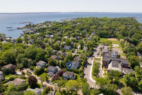2 Robert Crisfield Pl, Rye, NY, 10580-3262 | Card Image