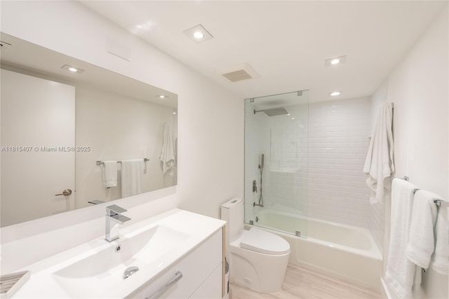 APT-306 - 181 Crandon Blvd, Condo with 3 bedrooms, 2 bathrooms and null parking in Key Biscayne FL | Image 20
