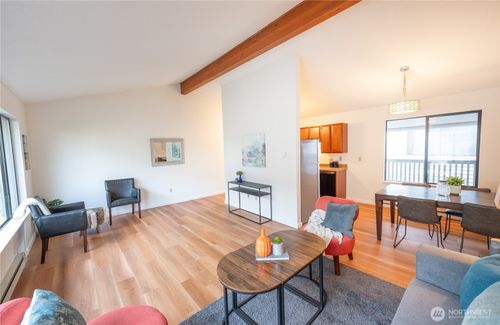 405-2562 Thorndyke Ave W, Seattle, WA, 98199-3542 | Card Image