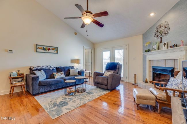 20413 - 20413 Turfway Ln, Condo with 2 bedrooms, 2 bathrooms and null parking in Abingdon VA | Image 6