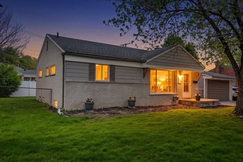 23870 Beacon Dr, Farmington, MI, 48336-2510 | Card Image