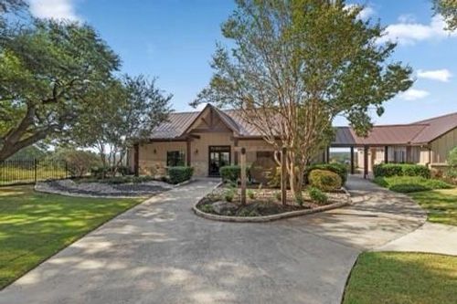 512 Paradise Hls, New Braunfels, TX, 78132-2320 | Card Image