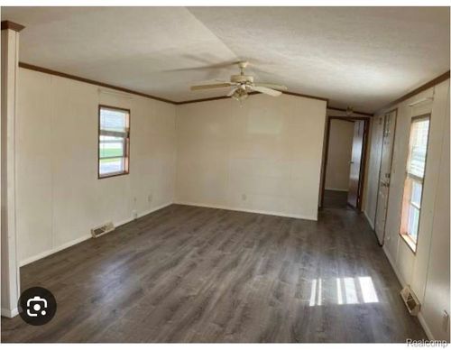 364 Tourangeau Dr, Rochester Hills, MI, 48307-2488 | Card Image