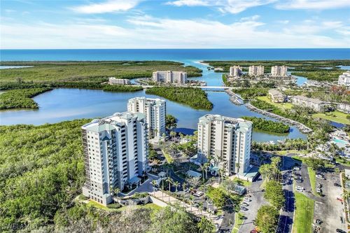 apt-701-425 Cove Tower Dr, NAPLES, FL, 34110-6505 | Card Image
