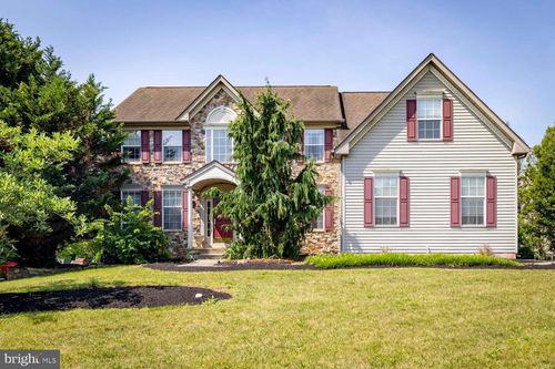 20 Greenshire Blvd, SCHWENKSVILLE, PA, 19473-2817 | Card Image