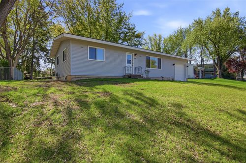 416 Dodge St, Stanley, WI, 54768-1106 | Card Image