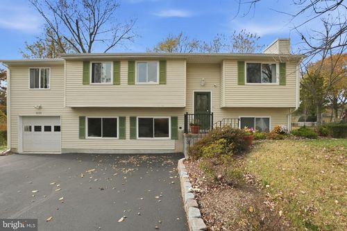 1111 Bicksler Dr, HERNDON, VA, 20170-3108 | Card Image