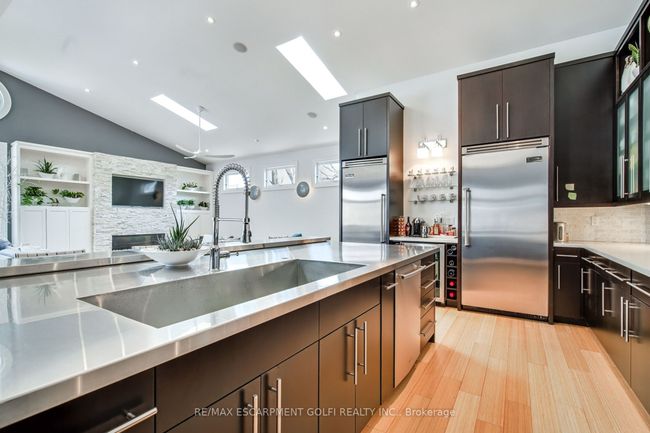 106 Cumming Crt, House other with 4 bedrooms, 3 bathrooms and 4 parking in Ancaster ON | Image 12