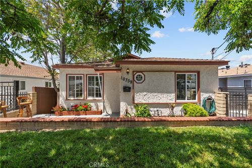 10339 Fernglen Ave, Tujunga, CA, 91042 | Card Image
