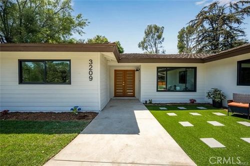 3209 Lakeknoll Dr, Fullerton, CA, 92835-1457 | Card Image