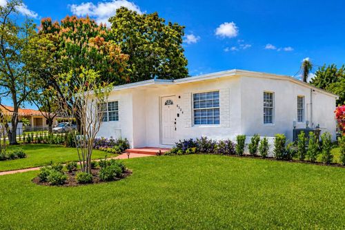 6324 E 6th Ave, Hialeah, FL, 33013 | Card Image