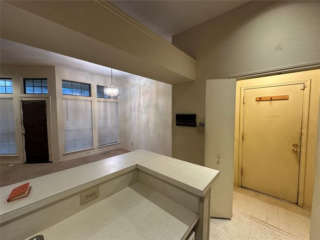 9708 - 9706 Springtree Ln, Home with 4 bedrooms, 4 bathrooms and 4 parking in Dallas TX | Image 8