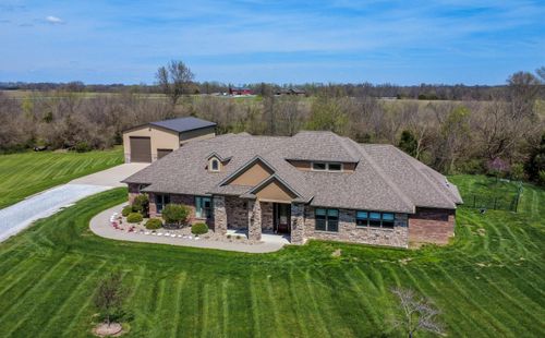 11033 E Timmons Rd, CENTRALIA, MO, 65240-4289 | Card Image