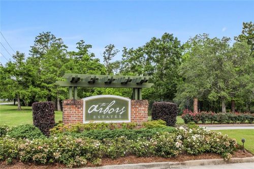 17 Arbor Cir, New Orleans, LA, 70131-2413 | Card Image