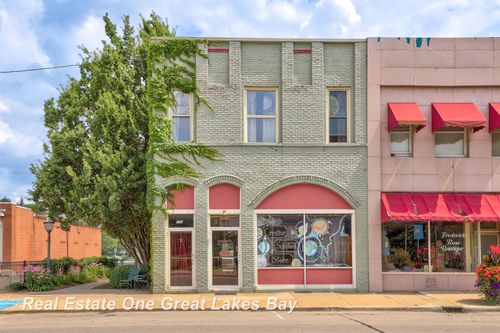 161 E Huron Ave, Vassar, MI, 48768-1312 | Card Image