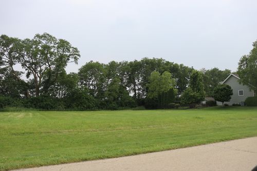 3098 Stonefence Dr, Kankakee, IL, 60901-8237 | Card Image