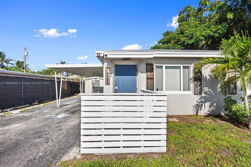 7823 Loomis St, Lantana, FL, 33462-6119 | Card Image