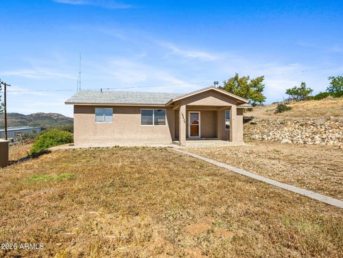 18420 S Peeples Valley Rd, Peeples Valley, AZ, 86332-8630 | Card Image