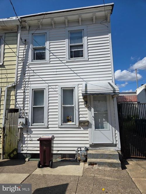 2 Lower Oak St, WILMINGTON, DE, 19805-4826 | Card Image