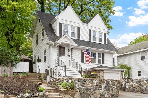 8 Manning Rd, Lynn, MA, 01902-1030 | Card Image