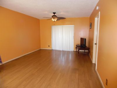 202 - 1115 Lake Terrace, Condo with 2 bedrooms, 1 bathrooms and null parking in Boynton Beach FL | Image 2