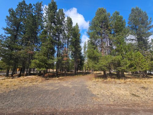 5400 Beechwood Dr, La Pine, OR, 97739 | Card Image