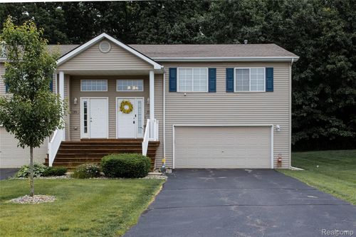 1014 Timber Ridge Ct, Grand Blanc, MI, 48439-7444 | Card Image