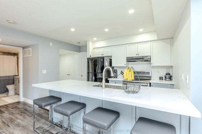 5 - 149 Isaac Devins Blvd, Condo with 2 bedrooms, 1 bathrooms and null parking in Toronto ON | Image 9