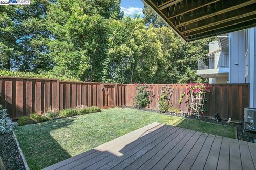 235 Via Pinada Ln, Martinez, CA, 94553-4067 | Card Image