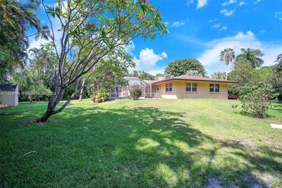 4851 Sw 106th Ave, House other with 3 bedrooms, 2 bathrooms and null parking in Davie FL | Image 3