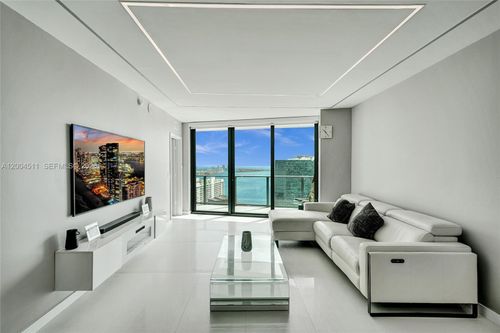 4503-1300 S Miami Ave, Miami, FL, 33130-4496 | Card Image