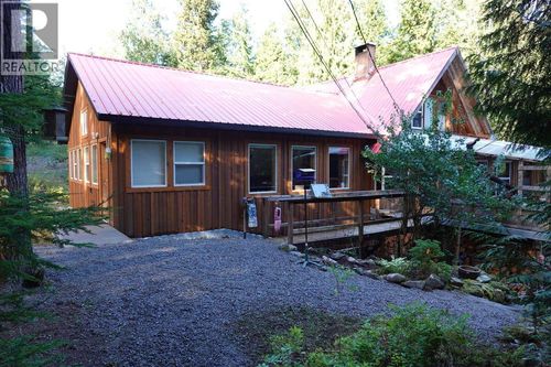 3490 Col-Smith Ave, Thornhill, BC, V8G4Z1 | Card Image