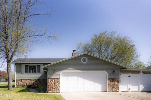 1807 4th Street Ne, Jamestown, ND, 58401 | Card Image