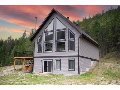 4165 Highway 93, House other with 3 bedrooms, 1 bathrooms and null parking in Grasmere BC | Image 2