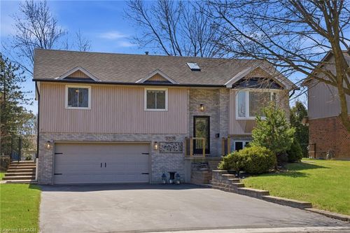 303 Orkney St W, Caledonia, ON, N3W1A3 | Card Image