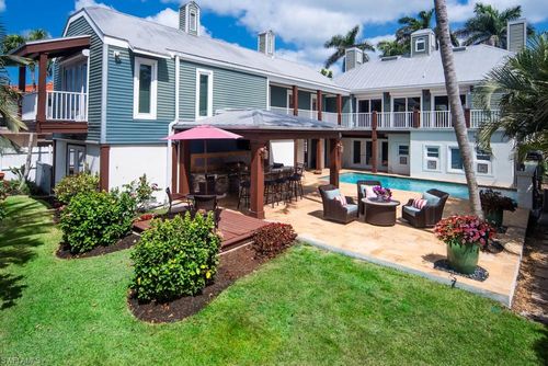 374 14th Ave S, NAPLES, FL, 34102-7219 | Card Image