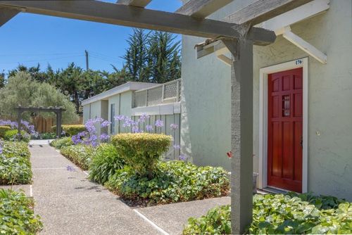 176 Crestview Ct, Watsonville, CA, 95076-2751 | Card Image