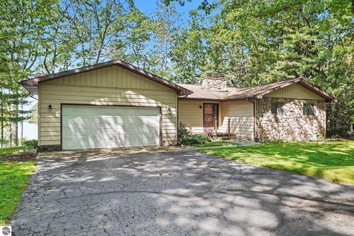 7007 Loud Dr, Oscoda, MI, 48750-9673 | Card Image