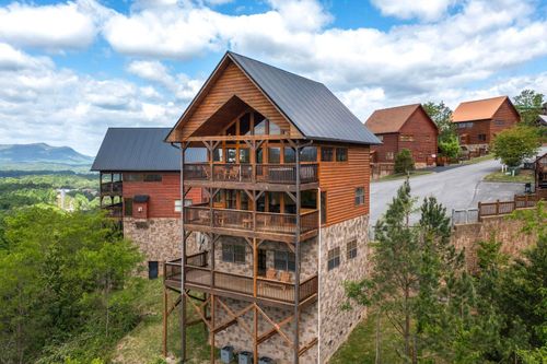 1939 Legacy Dr, Sevierville, TN, 37876 | Card Image
