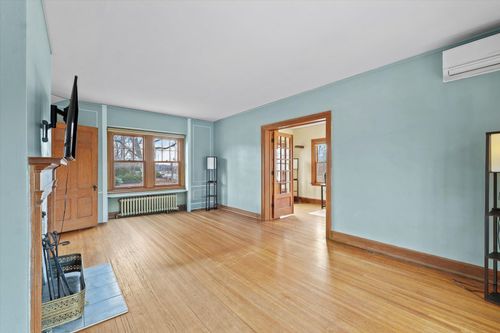 812 W Delaware Ave, Urbana, IL, 61801-4809 | Card Image