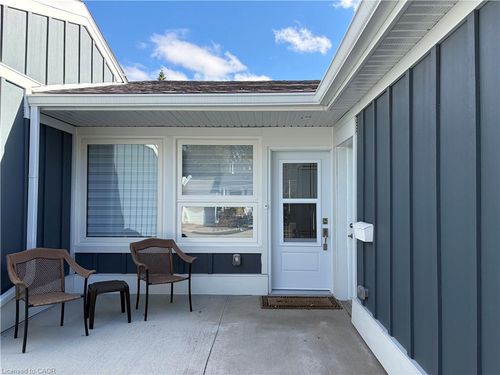 59 Szollosy Cir, Hamilton, ON, L9B1T8 | Card Image