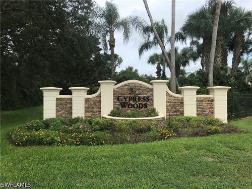 202-2855 Cypress Trace Circle Circle Nw, NAPLES, FL, 34119 | Card Image