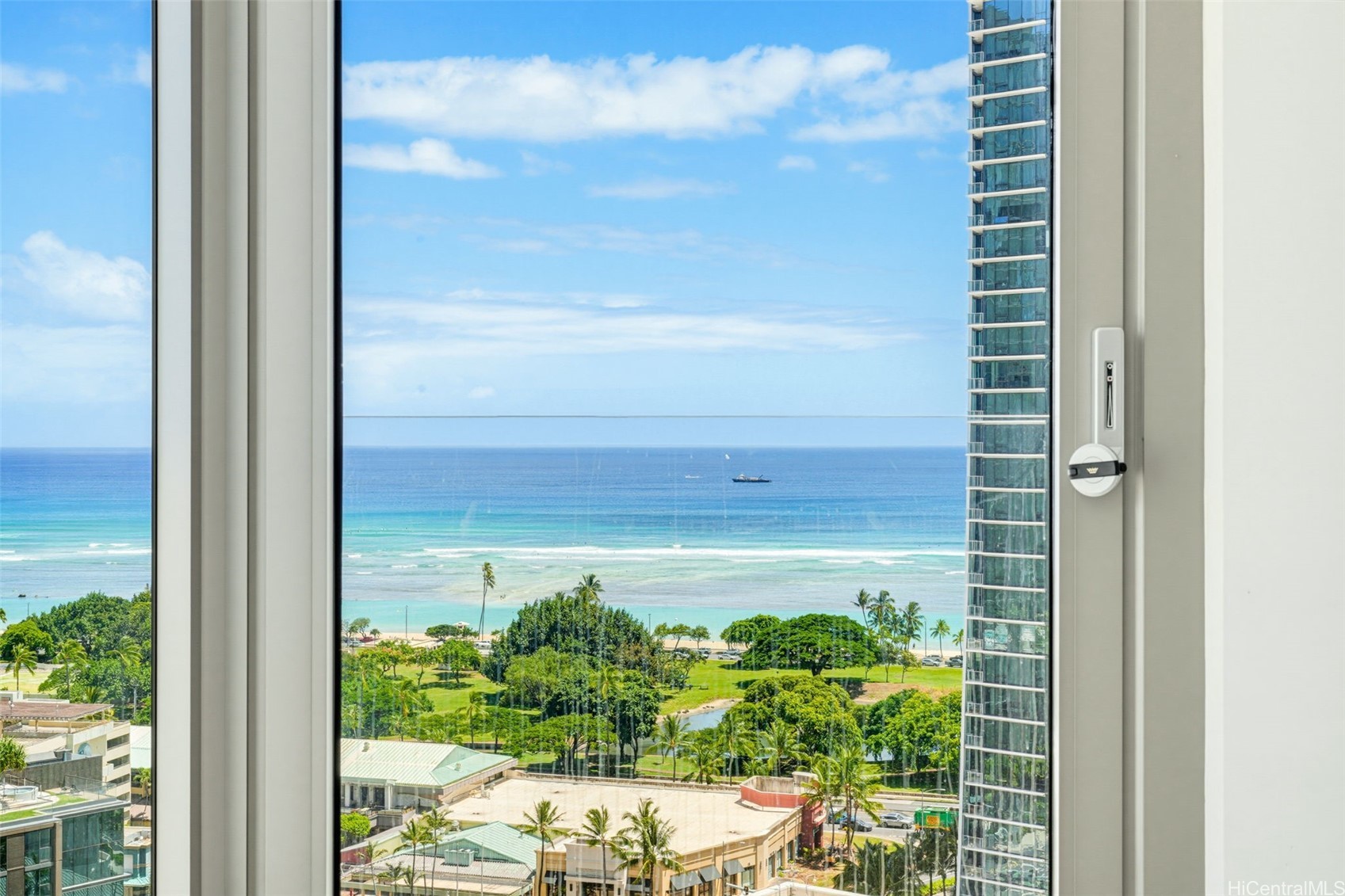 Residential in Honolulu 4