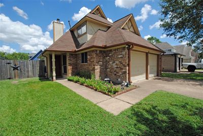 17650 Northfalk Drive, House other with 3 bedrooms, 2 bathrooms and null parking in Houston TX | Image 2