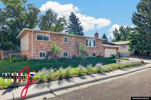 1301 Manor Dr, Casper, WY, 82609-3187 | Card Image