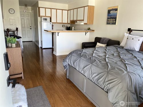 4-250 Tucker Ave, Friday Harbor, WA, 98250-7800 | Card Image