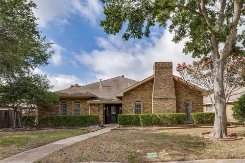 9742 Amberley Dr, Dallas, TX, 75243-2303 | Card Image