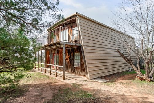 950 Maxwell St, Buffalo Gap, TX, 79508-2088 | Card Image