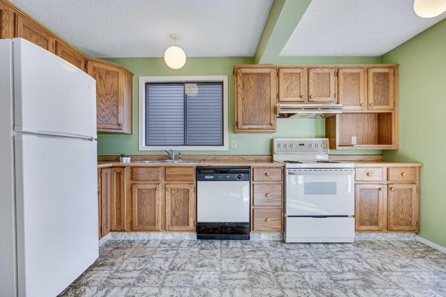 24 Rivervalley Crescent Se, House other with 3 bedrooms, 3 bathrooms and 2 parking in Calgary AB | Image 8