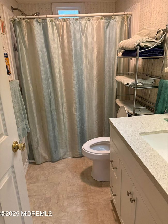 308 Kenwood Ct, Home with 3 bedrooms, 2 bathrooms and null parking in Whiting NJ | Image 12